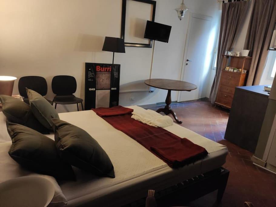Lovely Portion Of Property Near Piazza Santo Spirito Florence Luaran gambar